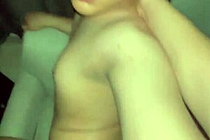 Домашнее перуанское гей-видео с женатым зрелым парнем в постели