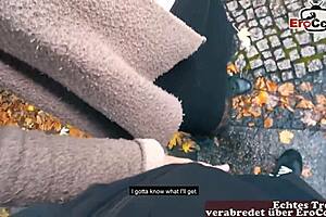 Γερμανίδα άσχημη νοικοκυρά μαζεύεται από το δρόμο για εξωτερικό γαμήσιμο, ουπς!