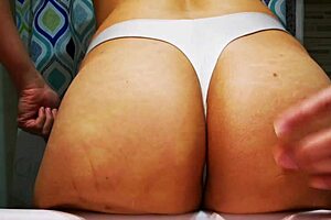 enorme trasero begging for a hard deep pounding