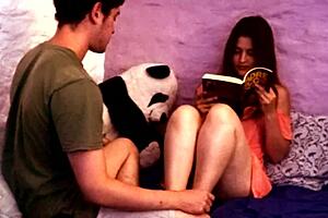 Искупал подругу в сперме целиком