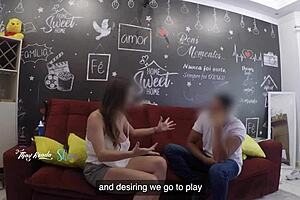 Hot wife Thay Ksada, recognized by delivery man, lets him suck her on sofa?