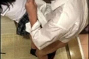 ホーニーな日本の妻が午後の不倫、なぜ？