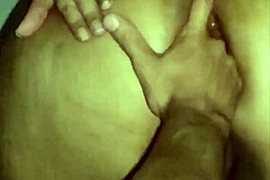 Я жажду видеть, как моя изменяющая жена растянута широко ее любовником