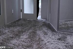 Horny girlfriend lures me into bathtub sex!