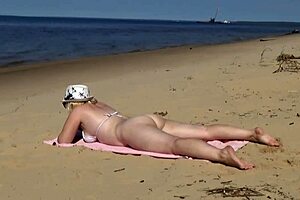 I’m Obsessed With That Juicy Milf I Met at the Beach