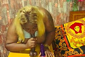 homemade amateur shows shaved pussy