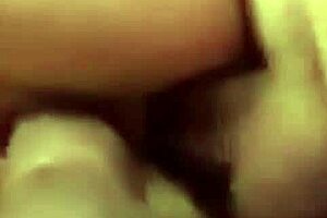 casada curtindo dupla penetração com amigos enquanto corno assiste buceta e cuzinho