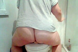 i fuck my dildo like a bbw slut