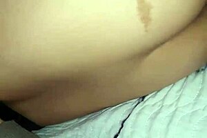 despierto a mi hermanastra y hace su primer anal cabalga y de perrito