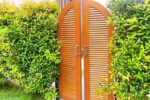 the gardener banging the stunning lady outdoors