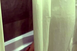 Wifey, flash your tits for that stranger in public!