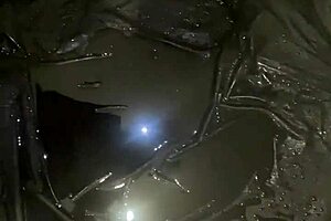 adventures of milfycalla -play with pee