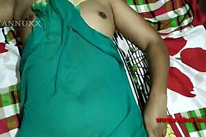 I’m Crazy About Desi Girlfriend’s Closeup Pussy Fucking With Boyfriend!