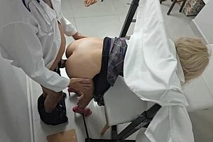 Madrasta Vai Ao Ginecologista E Foi Fodida Pelo Médico Ao Lado Da Enteada