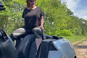 Wickedphoenix Amateurs Dive into Fat Milf Pussy Licking in Car