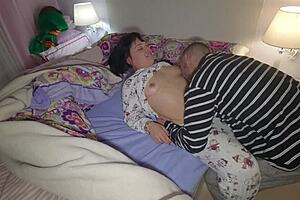 Homemade Sex with Hot Wife Taking Cumshot in Mouth, Amateur Milf's Big Pussy!