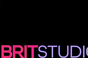 Blonde bombshell Ellie, 18, sucks after pussy feast