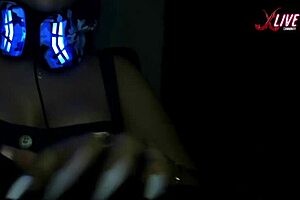 Alice relaxes us with her beautiful ASMR keyboard sounds