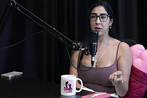 Renatinha Melo loses control in bisexual swing house adventure!