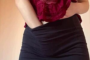 Cute 18+ Maiskii Fingers and Dildos to Wild Orgasm!