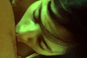 En Bata Me Mete La Verga En La Boquita Se Me Quita El Sueño Y Le Doy Una Buena Mamada Acabo Tan Candente Que Decido Montarlo Y Moverme Mucho Upss Te Corriste Dentro