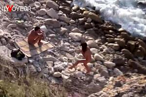 i was beach voyeur horny chick enjoys being fucked by stranger right on the beach