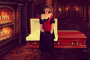 Granny Vampyra Got Licked And Dicked To Orgasm! 😍