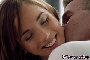 Pussylicked glamcore babe gets banged in group 😍