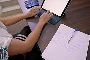 Secretary diverted for boss's plans to fuck hairy pussy