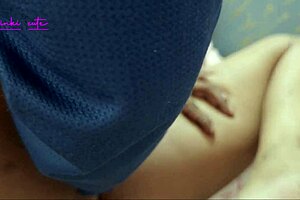 indian housewife gets her pussy fingered roughly