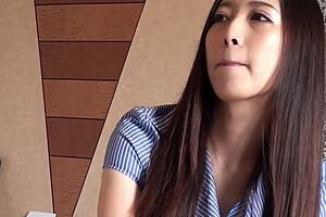 아름다운 일본 숙녀 아내 오후 섹스 즐겨!