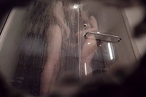 Amateur couple in the shower! 😊