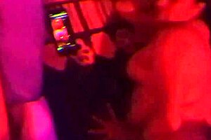 Llamando a mi cornudo mientras me cogen rico