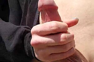 Outdoor fingering session with a sneaky reach-around