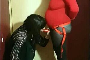 Crossdresser enjoys ass to mouth action in homemade collection