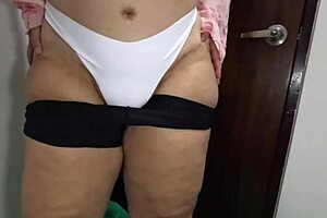 El Perfecfo Culote Sexy De Mi Suegra Antes De Irse A La Cama A Descansar!