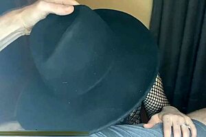 Goth Girl's Sloppy Blowjob Earns Cumshot