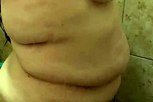 curvy bbw wife caught bathing