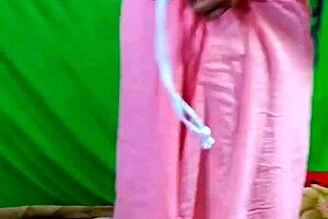 Secretly Filmed Indian Bhabhi Changing Saree, Revealing Sensual Body And Big Cock Action 😏