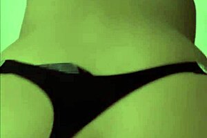 Girlfriend's Big Buttocks Bounce Softly In Homemade Video