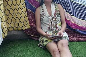 desi hot saraa gets anal and pussy fucking