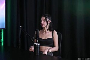 Melhores Momentos da Debora Andrade com Vitoria Beatriz no Hot Cast - Parte 2 Watch on Sheer Red