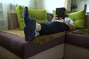 sexy teen amateur shows off her bare soles