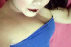 Scorpiotinna shows off her stockings and beautiful feet