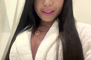 Delivery Guy Fucks Hot Brunette Alone at Home.