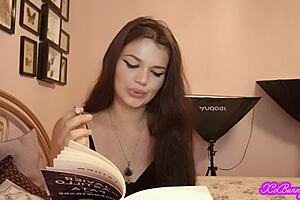 mistress xo bunny smoking and ignoring you in this close-up