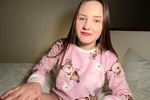 stepsister loves feeling my cum deep, first time emo latina.