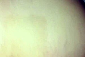 rubia blanca disfruta mucho del sexo