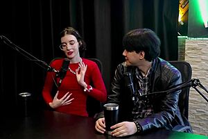 Curtia Se Exibe Novinha na Pandemia, Conta Pra Mae e Vende Primeiro Nude - Yastrixx on Sheer Red