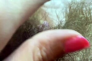 Extreme Closeup Huge Clitoris Rubbing to Orgasm!